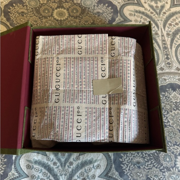 AUTHENTIC GUCCI GG MARMONT WIDE BELT WITH PEARLS
Size 90 - Picture 6 of 7